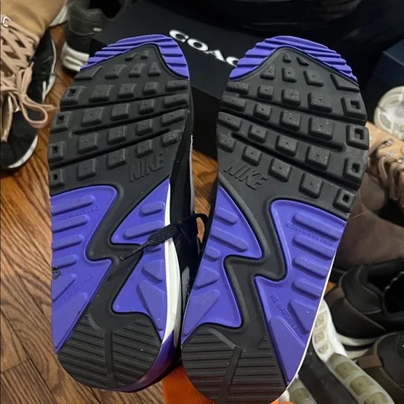 Men's Black and Purple Sneakers - Picture 3 of 4